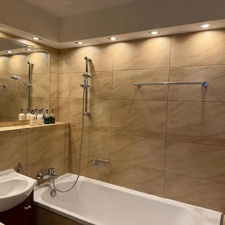 Surfers Apartman